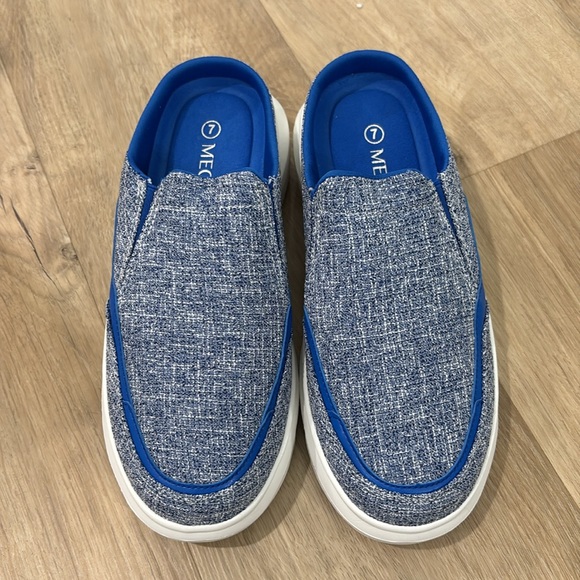 NEW Women’s Megnya Clogs - Picture 2 of 6